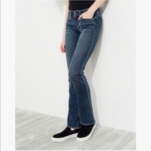 💕NWT Hollister Bootcut Jeans